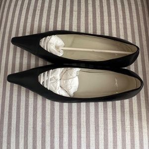 Cenedella Italia Black Leather Pointed-Toe Pumps with White Detail